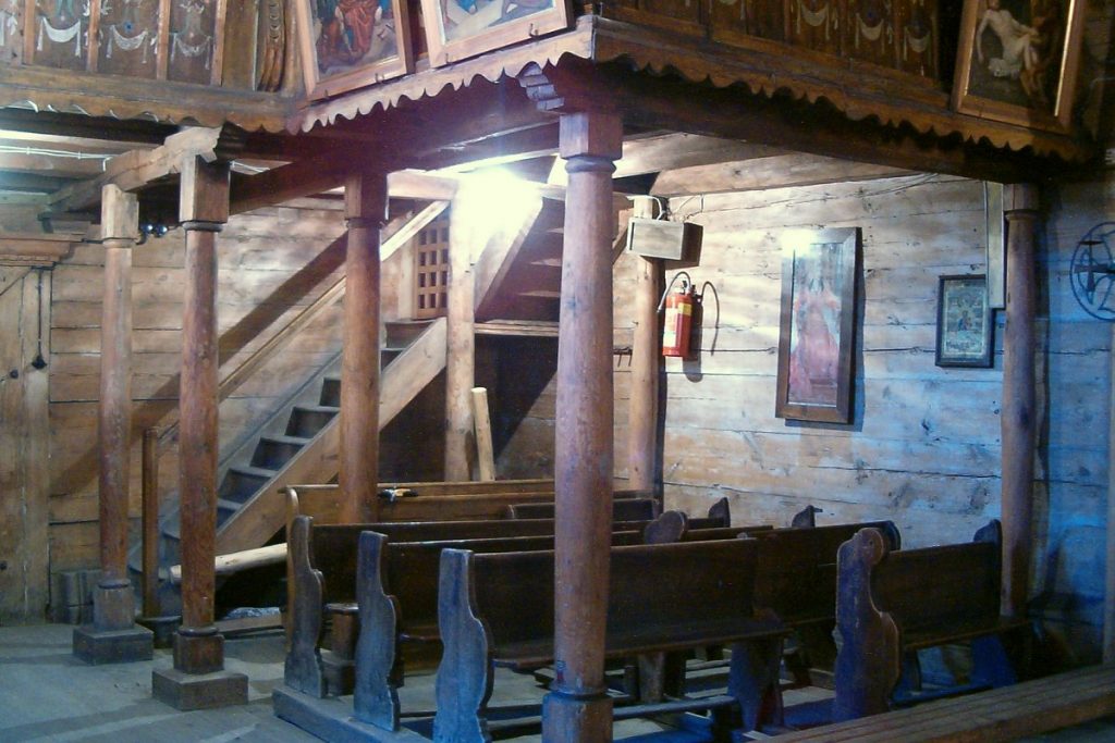 Drewniany kościółek w Miasteczku Śląskim &#8211; fotografie